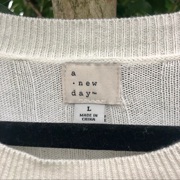 White Ribbed Sweater Women’s Stretch Sz. Large - Picture 2 of 9